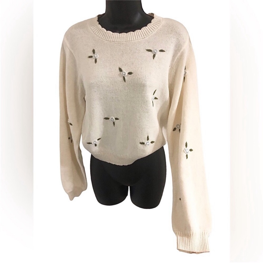 Jessica Simpson Cream blue‎ rosebud embroidered scallop neck sweater size Small - Picture 9 of 15